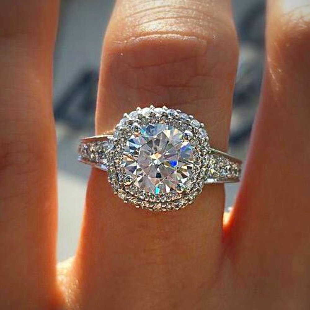 😍Dainty Beautiful Classic Silver Plated Wedding/Engagement Ring for Women, L014